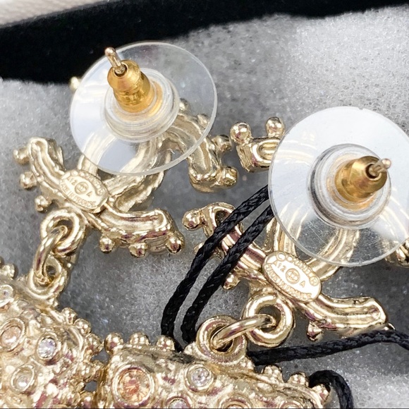 Authentic CHANEL Gold Vintage Style - Picture 7 of 8